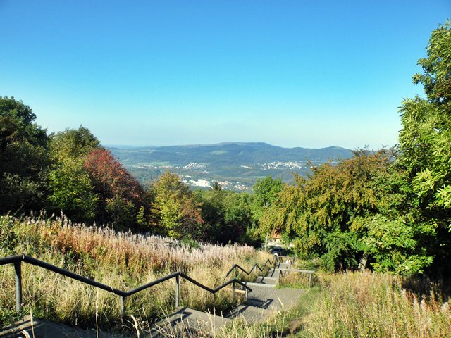 Rhön-Kaserne vom Kreuzberg aus gesehen